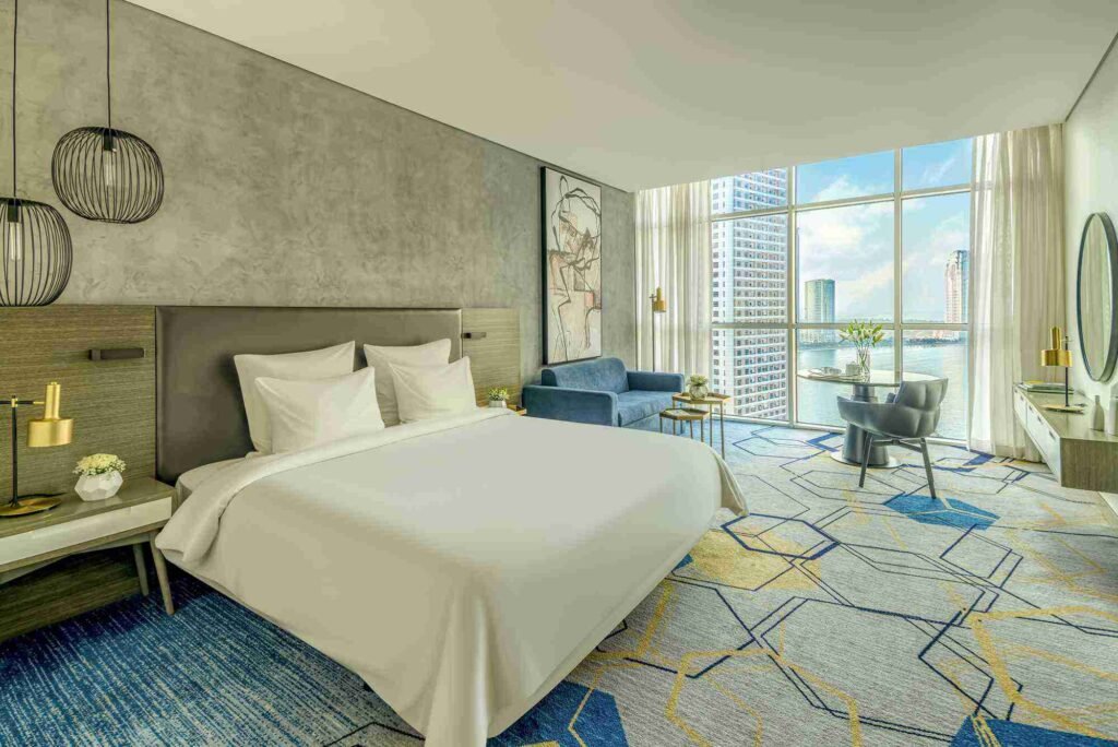 فندق روف داون تاون دبي