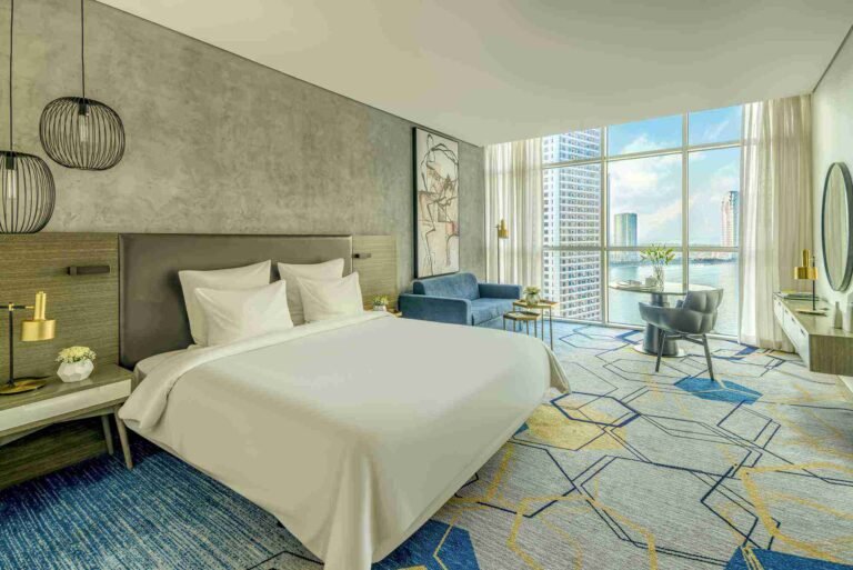 فندق روف داون تاون دبي